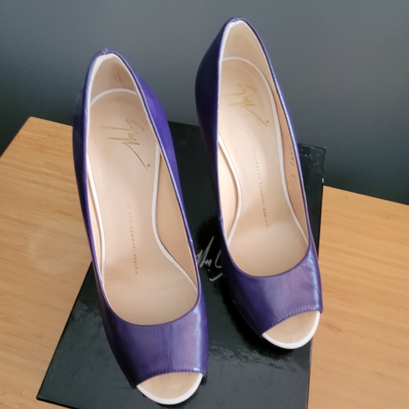 Giuseppe Zanotti - Picture 2 of 7